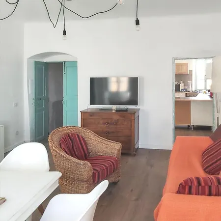 A Avec Terrasse Algajola (Corsica)