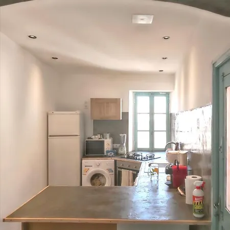 De 2 A A 300 M De La Avec Terrasse Amenagee * Algajola (Corsica)