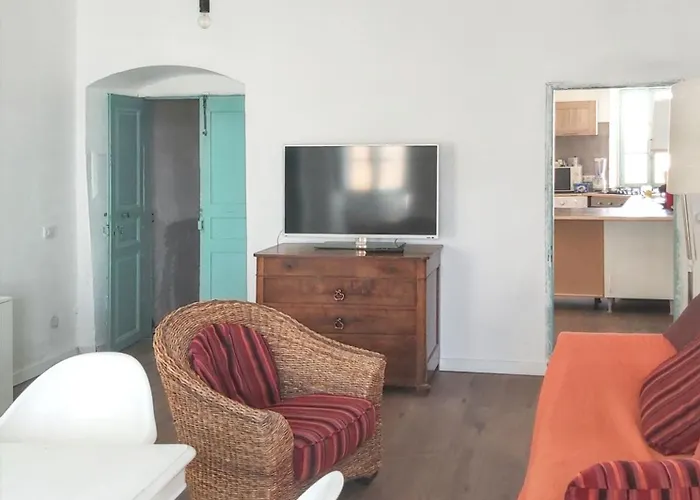 A Avec Terrasse Algajola (Corsica)